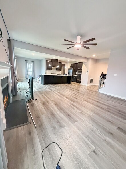 Building Photo - 14727 Silver Hammer Way