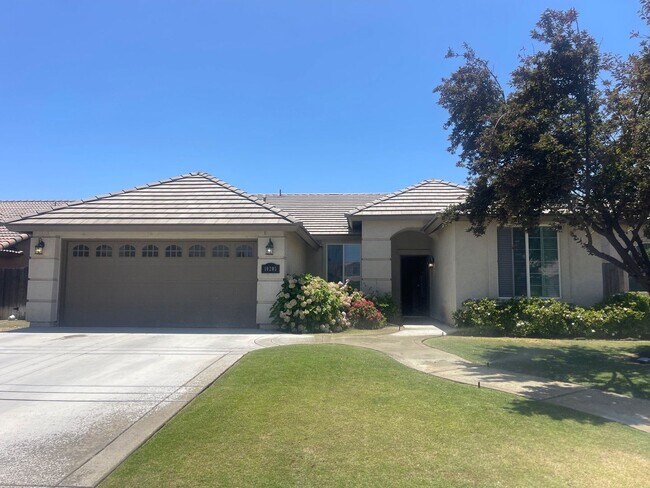 Primary Photo - Gorgeous home in the Southwest for rent
