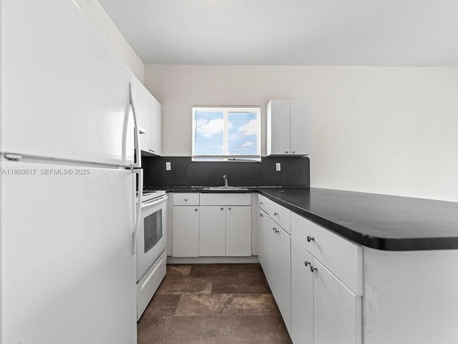 Building Photo - 1514 NW 5th Ave