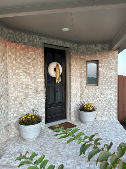 Building Photo - 3820 Summerfield Dr