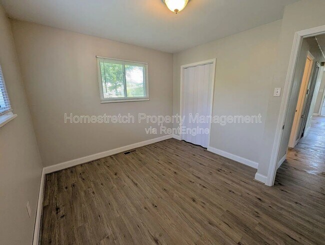 Building Photo - 1700 Kay Dr