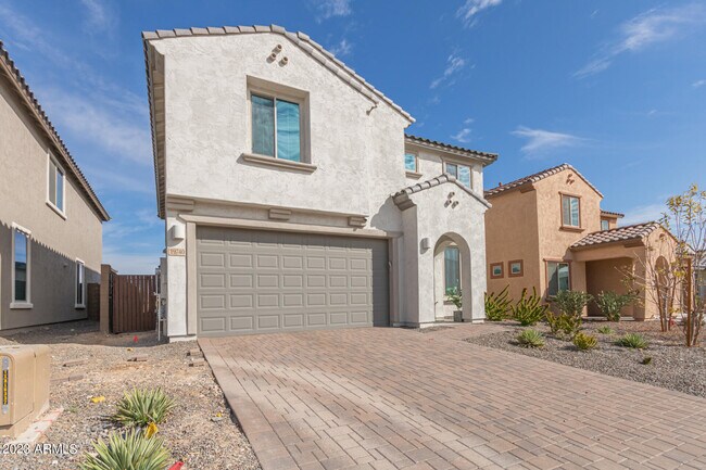 Building Photo - 19740 W Palo Verde Dr