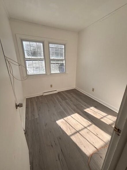 Building Photo - 137 Post Rd