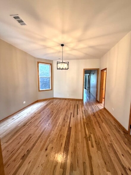 Building Photo - 6044 S Rhodes Ave