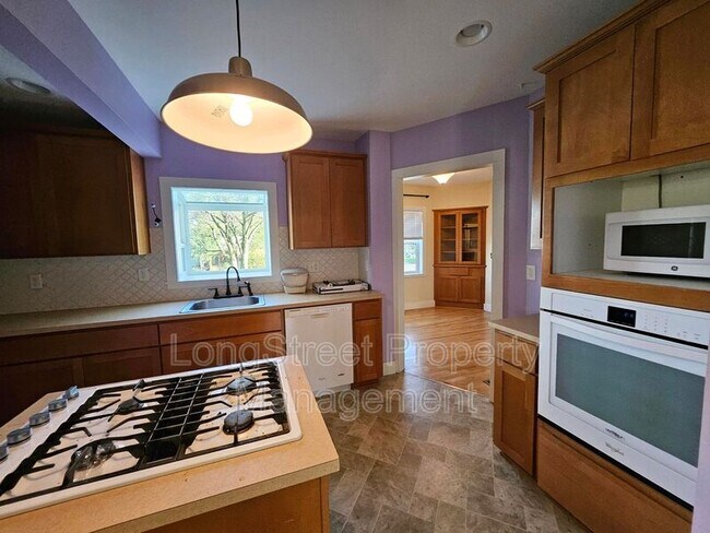 Building Photo - 7855 N Wabash Ave