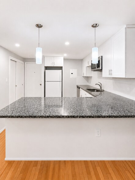 Building Photo - 121 Tremont St