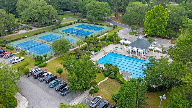 Building Photo - 148 Golfview Ln