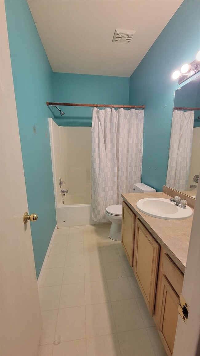 Building Photo - 13272 Skyline Dr