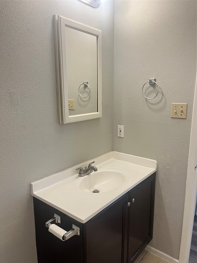 Building Photo - 13643 Vickston Ln