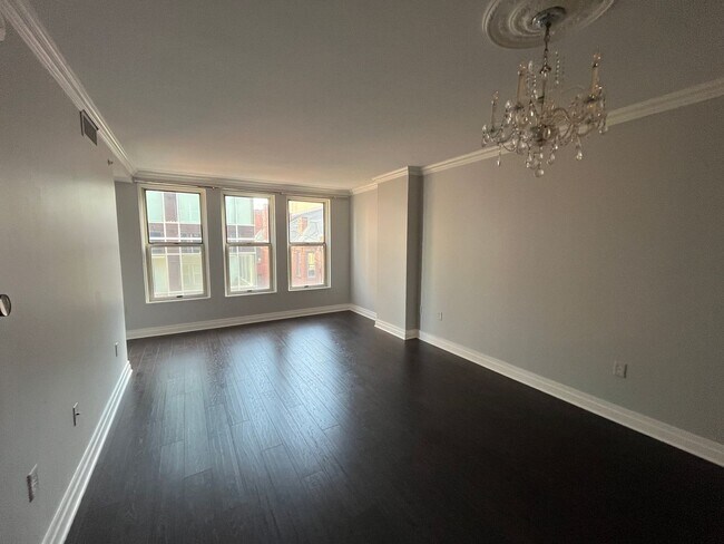 Building Photo - UPDATED Modern 1BR at The Artisan | Downto...
