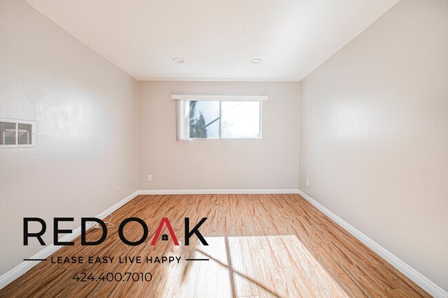 Building Photo - 6819 Laurel Canyon Blvd