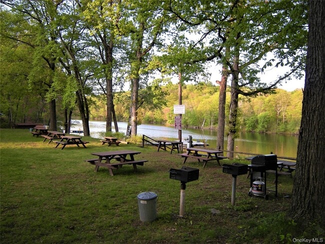 Building Photo - 406 Sepasco Center St