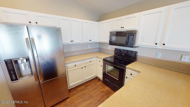 Building Photo - 77420 Cobblestone Dr