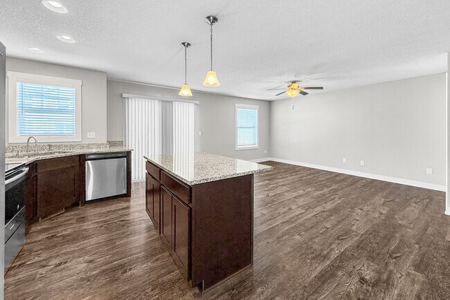 Building Photo - 2720 NW Casey Jones Ln