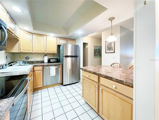 Building Photo - 5220 Brittany Dr S