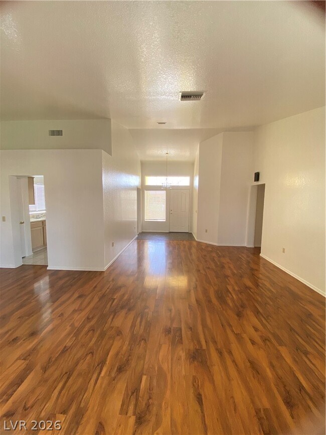 Building Photo - 9012 Starmount Dr
