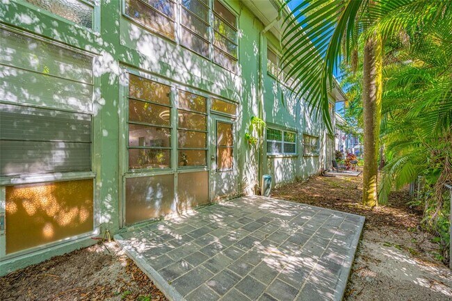 Building Photo - 1433 S Belcher Rd