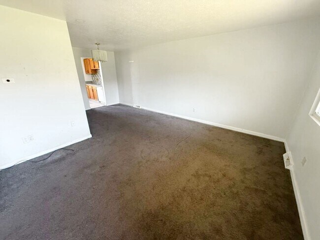 Building Photo - 4889 Banbury Ct