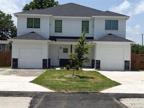 Building Photo - 111 N 5th St