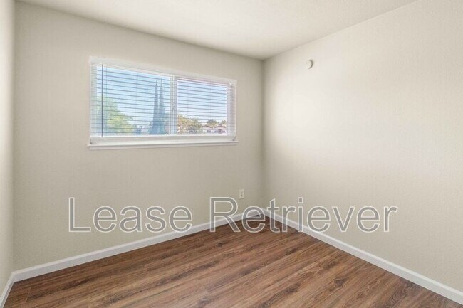 Building Photo - 850 Sequoia Blvd