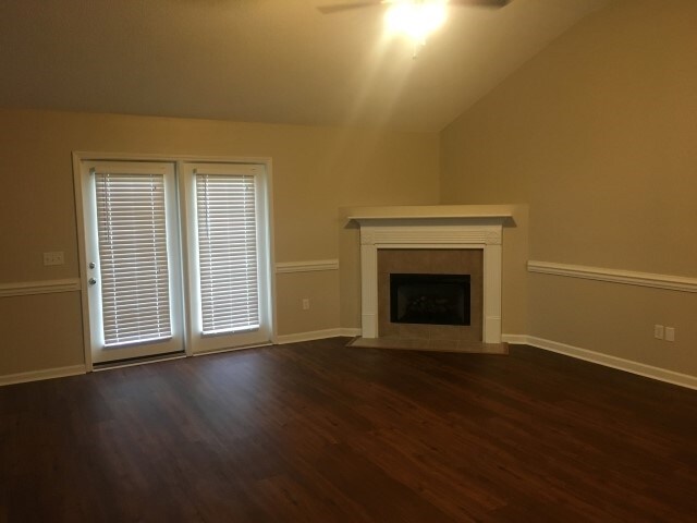 Building Photo - 147 Arbor Village Dr