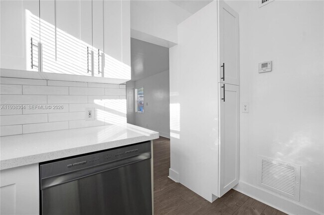 Building Photo - 1505 Monroe St