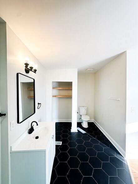 Building Photo - 3333 California Ave