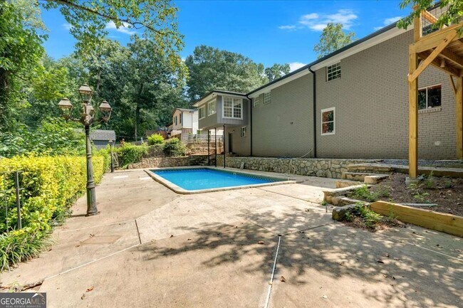 Building Photo - 3819 Dora Dr SE