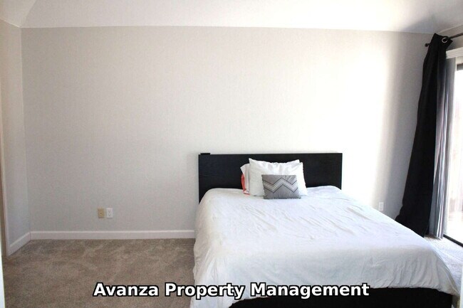 Building Photo - Home for Rent 2 Bed/2 Bath - 1,133 Sq Ft. Rent: $1,995/month Deposit: $2,992.5