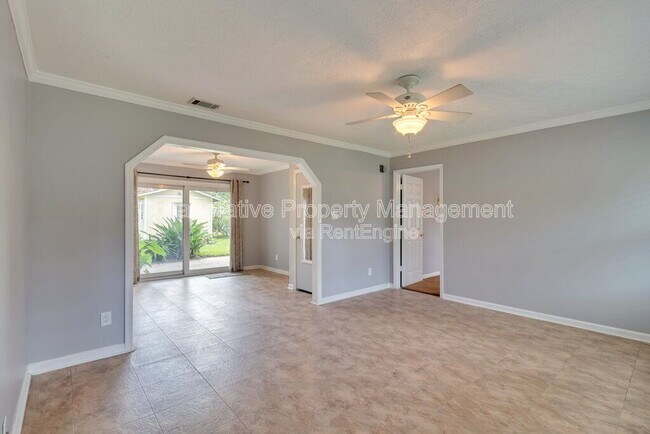 Building Photo - 319 Tanglewood Rd