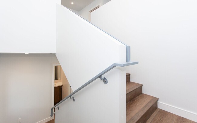 Building Photo - DunstanSt - 2270