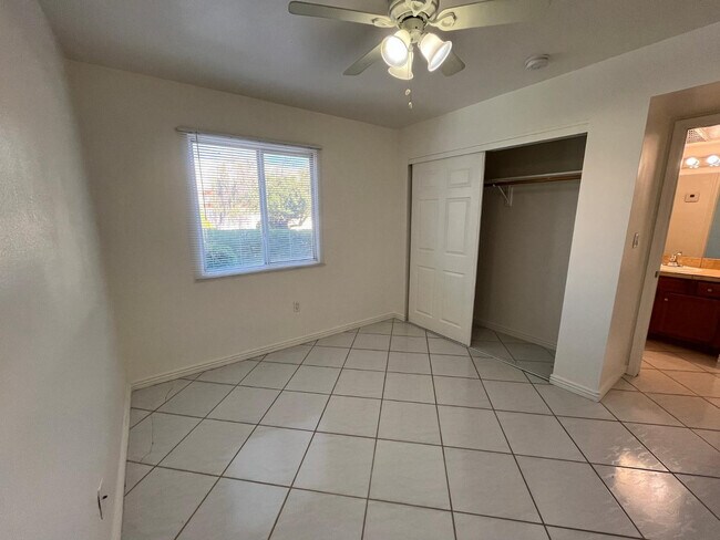 Building Photo - 12440 N 20th St