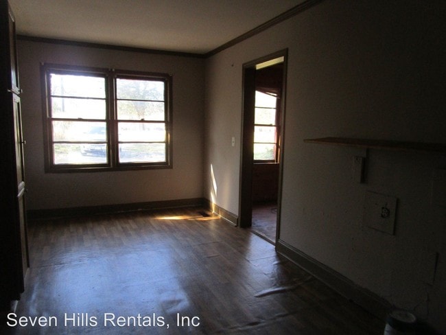 Building Photo - 3 br, 1 bath House - 756 Old Summerville Road