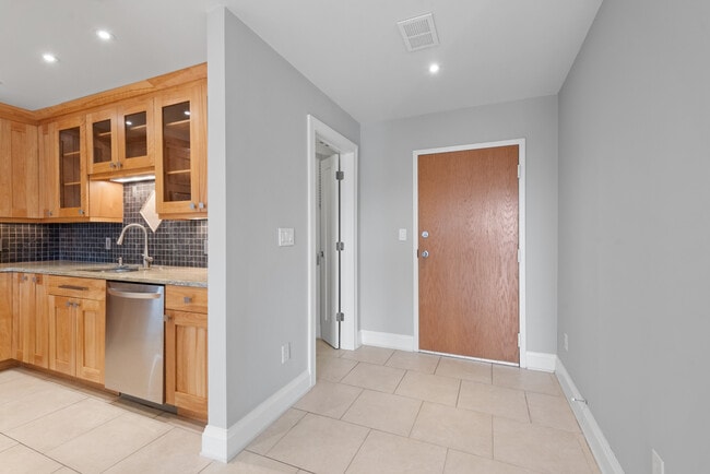 Building Photo - 2515 Boston St