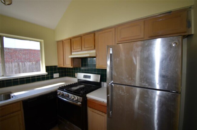 Building Photo - 4729 Castleman Dr