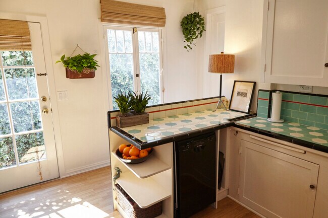 Kitchen - 2278 Silver Ridge Ave
