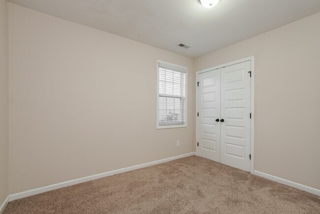 Building Photo - 536 McCarthy Dr