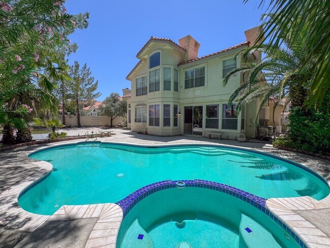 Building Photo - Pool Home in Gated Community