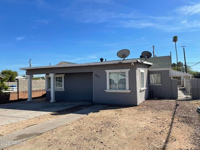 Building Photo - 1701 E Harvard St