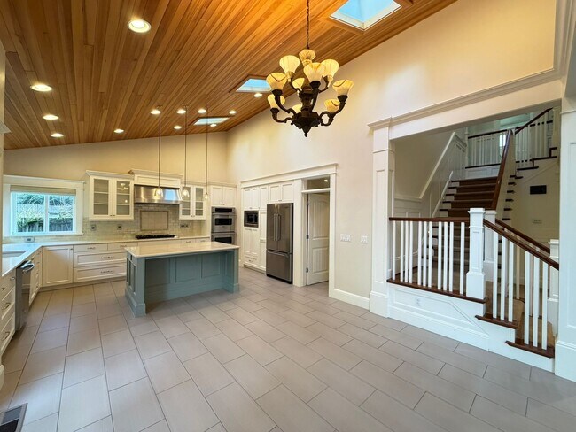 Building Photo - Gorgeous Custom Home In the Uplands Neighborhood. 4bd plus office. 2944sf.