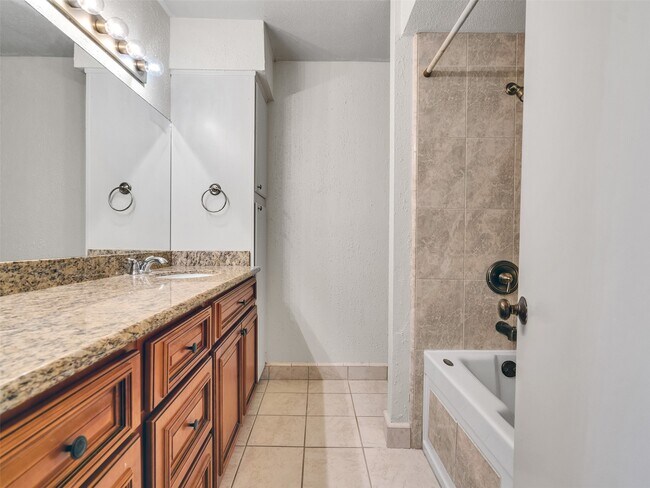 Building Photo - 14171 Misty Meadow Ln