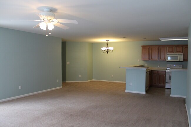 Building Photo - 4648 Fringetree Dr