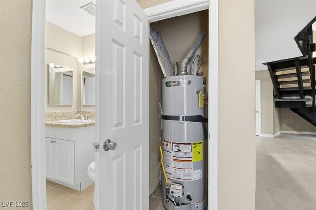 Building Photo - 4039 Village Square