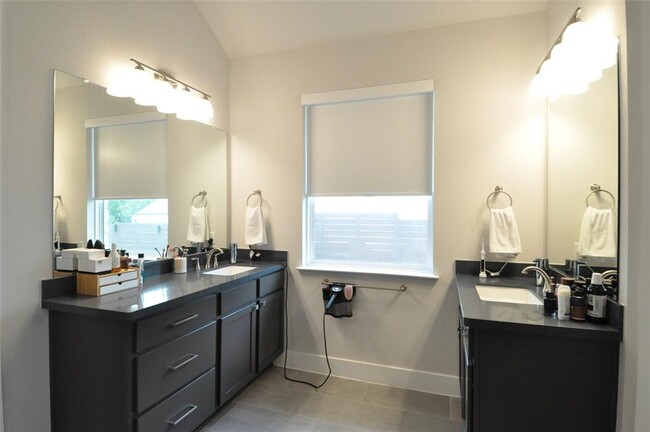 Building Photo - 16804 Roselin Dr