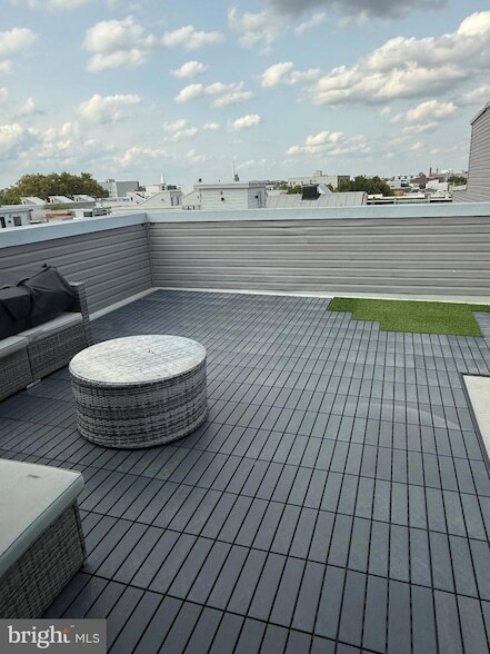 Building Photo - 1651 E Eyre St