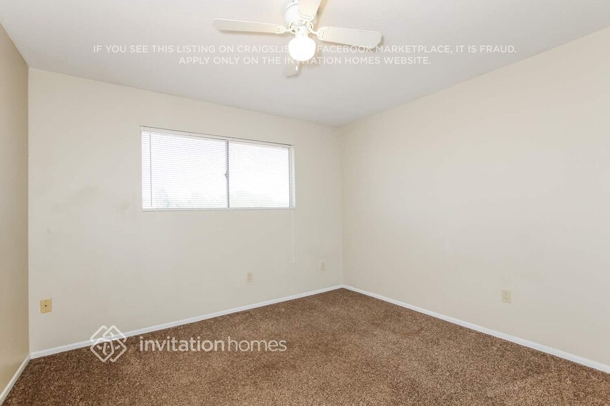 Building Photo - 4402 W Crocus Dr