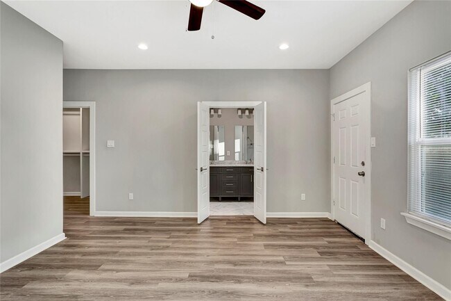 Building Photo - 6824 Dumble St