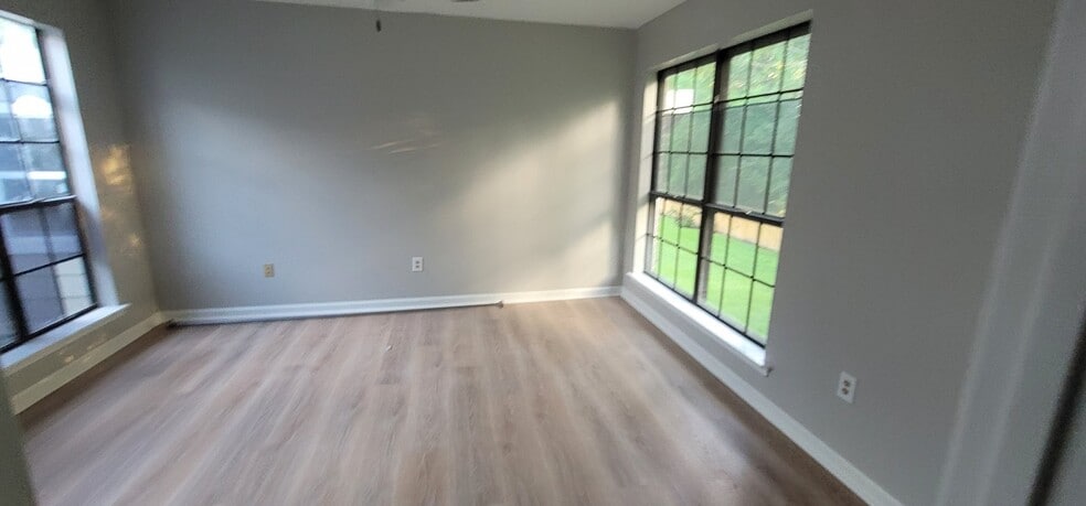 Building Photo - 5518 Moorstone Dr