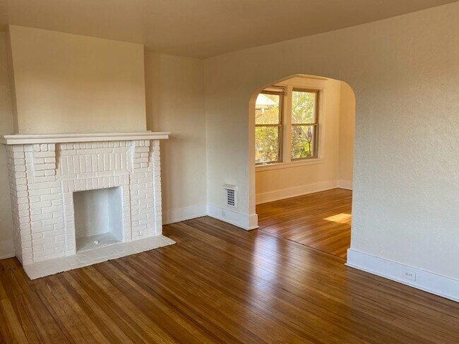 Building Photo - 2309 Eldridge St