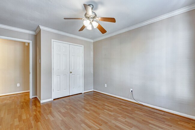 Building Photo - Discover the epitome of suburban living in this exquisite home, nestled on a peaceful cul-de-sac ...